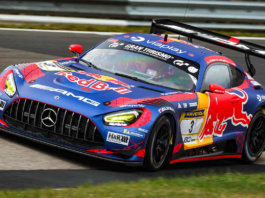 Max Verstappen guida la Mercedes AMG GT3 del team Verstappen.com Racing nella 4 Ore del Nurburgring Nordschleife - Foto: NLS