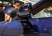 Car side mirror thefts rise in Amsterdam: protection tips and costs