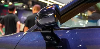 Car side mirror thefts rise in Amsterdam: protection tips and costs