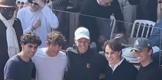 F1 supports Sinner: parade of drivers at the Masters 1000 in Monaco for Jannik
