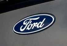 Ford treibt erschwingliches Elektroauto als Tesla-Konkurrent voran
