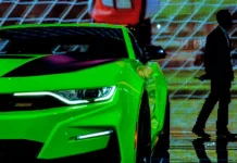 GM scraps electric Camaro plans, keeps combustion engine for 2028