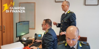 Gdf scopre una rete fantasma di commercianti di auto usate, 7 denunce