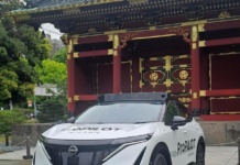 In giro per Tokyo con il Robotaxi, l'auto a guida autonoma di Nissan