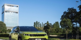 Jeep Compass aggiunge alla gamma gli allestimenti Business e Summit