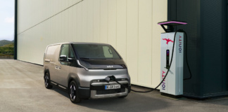 Kia PV5 Crew Van, il veicolo versatile per il trasporto di persone e merci