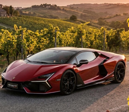 Lamborghini, "pesce d'aprile" dedicato ai colori