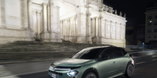 Lancia Ypsilon debutta con il nuovo motore Turbo 100 e cambio manuale