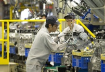 Mazda ferma produzione auto per Medio Oriente