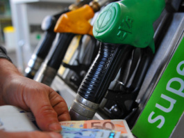 Mimit, prezzi dei carburanti in calo per quindicesimo giorno consecutivo