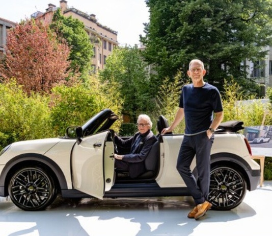 Mini porta Paul Smith alla Milano Design Week all'insegna dello stile