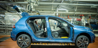 Volkswagen-Werk-Wolfsburg,-Golf-Produktion-