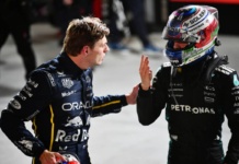 F1 GP Las Vegas 2025, Strip Circuit: Andrea Kimi Antonelli (Mercedes AMG F1) con Max Verstappen (Red Bull Racing) - Foto: Getty Images