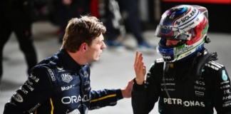 F1 GP Las Vegas 2025, Strip Circuit: Andrea Kimi Antonelli (Mercedes AMG F1) con Max Verstappen (Red Bull Racing) - Foto: Getty Images