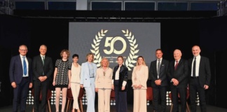 Per i 50 anni con Mercedes Benz, Carraro si regala la 15/a filiale