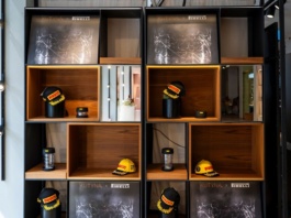 Pirelli alla Milano Design Week con le versioni brandizzate di "Kutyna" e "LaFlaminia"