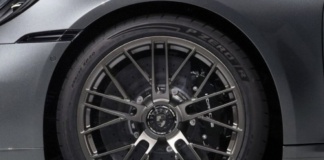 Pirelli presenta il P Zero R, pneumatico dedicato alla Porsche 911 Turbo S