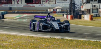 Porsche presenta 975 RSE, la nuova monoposto di Formula E