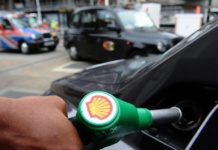 Prezzi di benzina e diesel in Gb toccano aumenti record