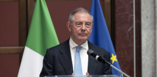 Stellantis: Urso, siamo aperti a investitori stranieri