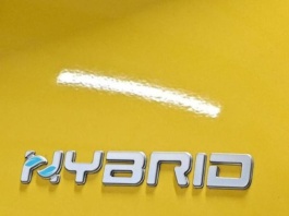 Stellantis richiama 700.000 veicoli ibridi per potenziale rischio incendio