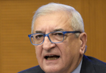 Taglio delle accise, il ministro Foti annuncia: 'Lo faremo in settimana'. Il Cdm previsto venerdì mattina