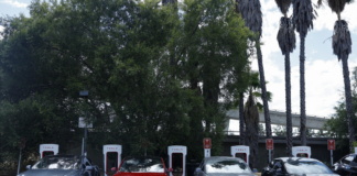 Tesla consegna 358.023 auto nel primo trimestre, sotto le stime