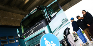 Volvo Trucks e Geopop insieme in See and Be Seen: la Sicurezza incontra l'Educazione
