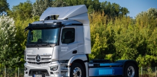 Mercedes-eActros-1