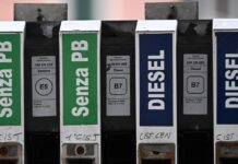 Codacons, senza sconto accise la benzina a 2,01 euro, il gasolio a 2,22 euro