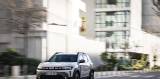 Dacia Duster, con il motore full hybrid 155 abbassa consumi ed emissioni