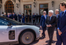 Elkann, Ferrari Luce è un'auto che guarda con fiducia al futuro