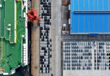 Export in netta crescita, boom import auto dalla Cina