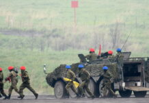 Giappone: per 24 anni alla guida di mezzi militari senza patente