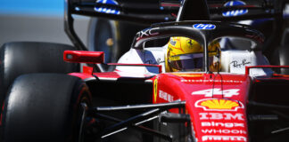 Hamilton: "Best qualifying so far. In Q3 perhaps the others will start the engine...". And it still stings on the simulator
