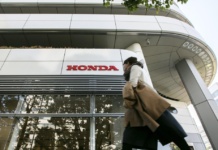 Honda in rosso per 2,3 miliardi, prima perdita annuale dal 1957
