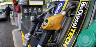Il prezzo della benzina sale a 1,951 euro al litro