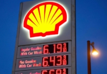 La benzina in Usa aggiorna i massimi dell'anno, sale a 4,23 dollari al gallone