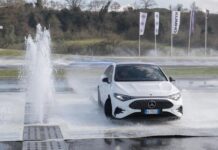 Mercedes, lezione di sicurezza stradale a Vallelunga con 40 studenti