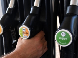 Mimit, prezzo benzina self in lieve rialzo a 1,743 euro al litro