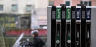 Mimit, prezzo medio benzina self sale a 1,966 euro, gasolio cala a 1,978