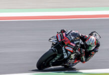 Motogp: il casco di Bezzecchi replica quello di Alex Zanardi