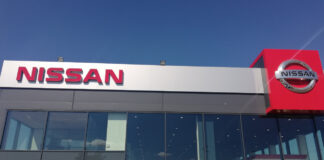 nissan replay voitures d
