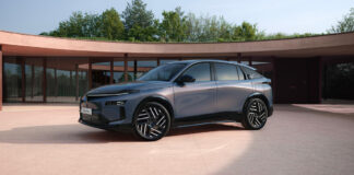 Nuova Lancia Gamma, svelate le prime immagini dell'auto prodotta a Melfi