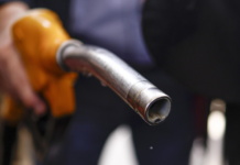 Poco mosso il prezzo medio al self: benzina a 1,943 al litro, gasolio a 1,978 euro
