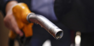Poco mosso il prezzo medio al self: benzina a 1,943 al litro, gasolio a 1,978 euro