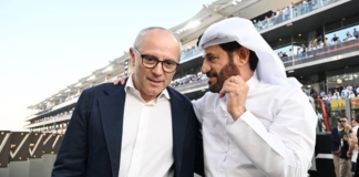 F1 GP Abu Dhabi 2025, Yas Marina: Stefano Domenicali (F1) con Mohammed Ben Sulayem (FIA) - Foto: Getty Images