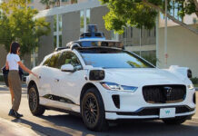 Robotaxi, Waymo sospende i servizi in autostrada negli Usa per rischio allagamenti