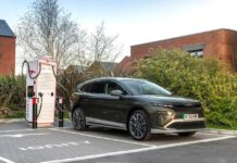 Düşük maliyetler, yüksek övgü: Škoda Enyaq, Autotrader Drivers' Choice Ödülleri'nde İşletme Maliyetleri Açısından En İyi Araba seçildi
