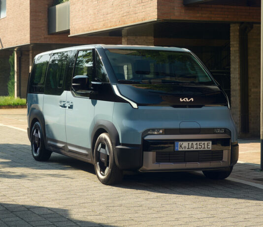 Kia, il PV5 Passenger si amplia con la versione a 7 posti